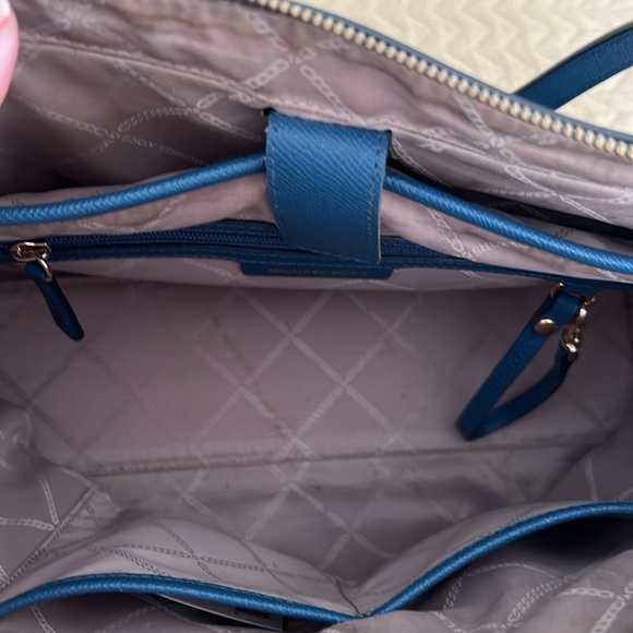 Large Michael Kors Blue Bag - Picture 6 of 8